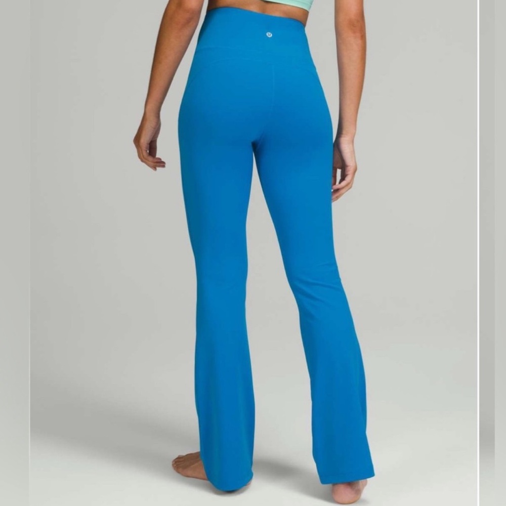 Lululemon Groove Super-High-Rise Flared Pant *Nulu Poolside size 6 like new